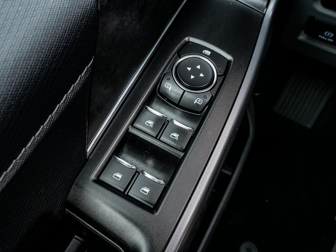 2025 Ford F-150 XLT 4WD SuperCrew 5.5' Box Grey Sherwood Park - photo #17