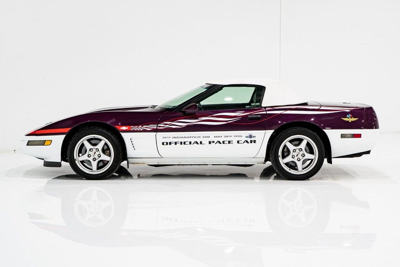 Chevrolet Corvette Convertible Pace Car 1995 Mauve Montréal - photo #27
