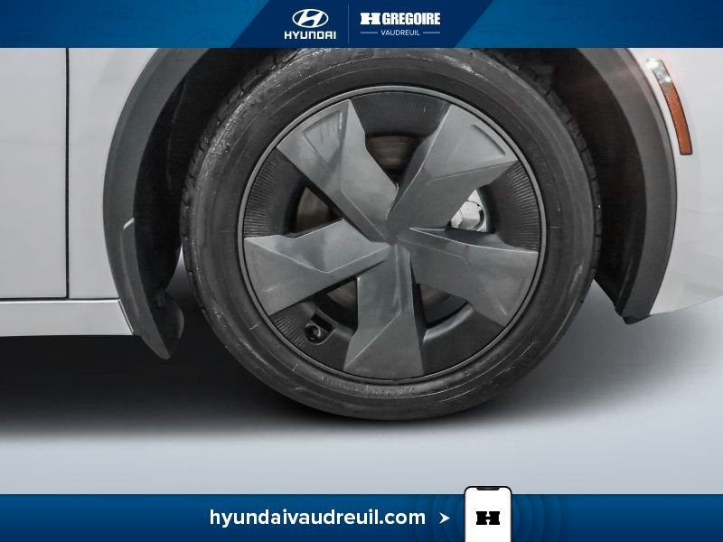 2026 Toyota Prius Silver Laval - photo #31