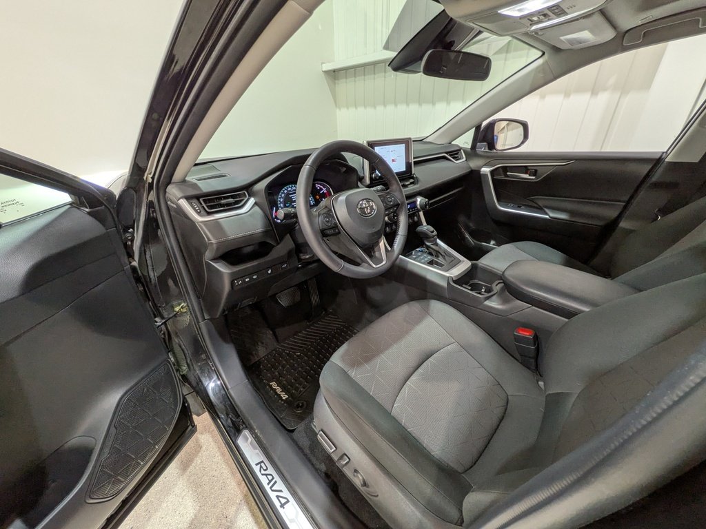 Toyota RAV4 XLE AWD 2024 Gris Val-David - photo #10