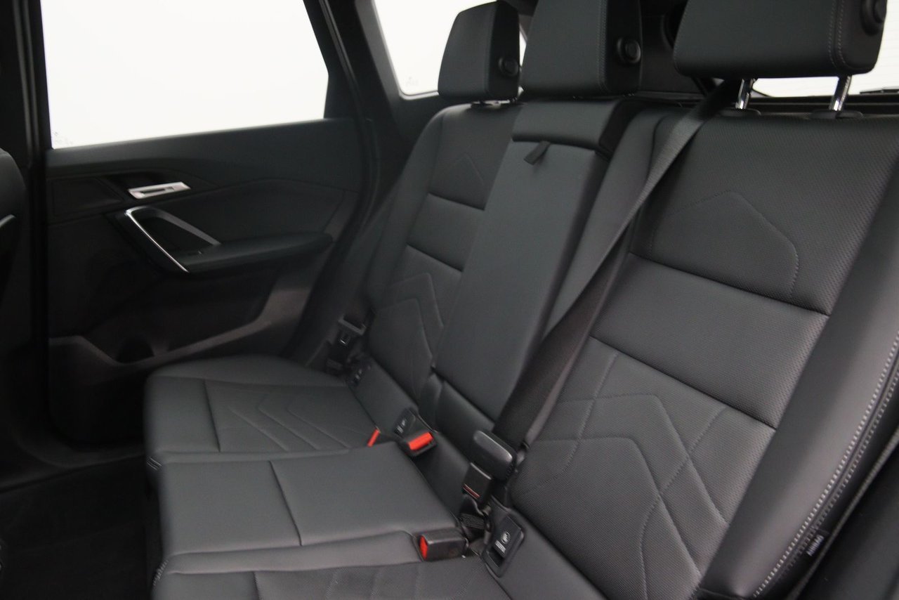 2025 BMW X1 VIN WBX73EF0XS5166643 Black Chicoutimi - photo #9
