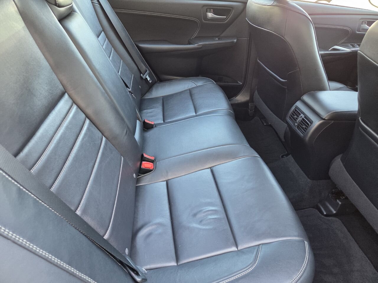 Toyota CAMRY XLE 2017 Argent Mont-Laurier - photo #12