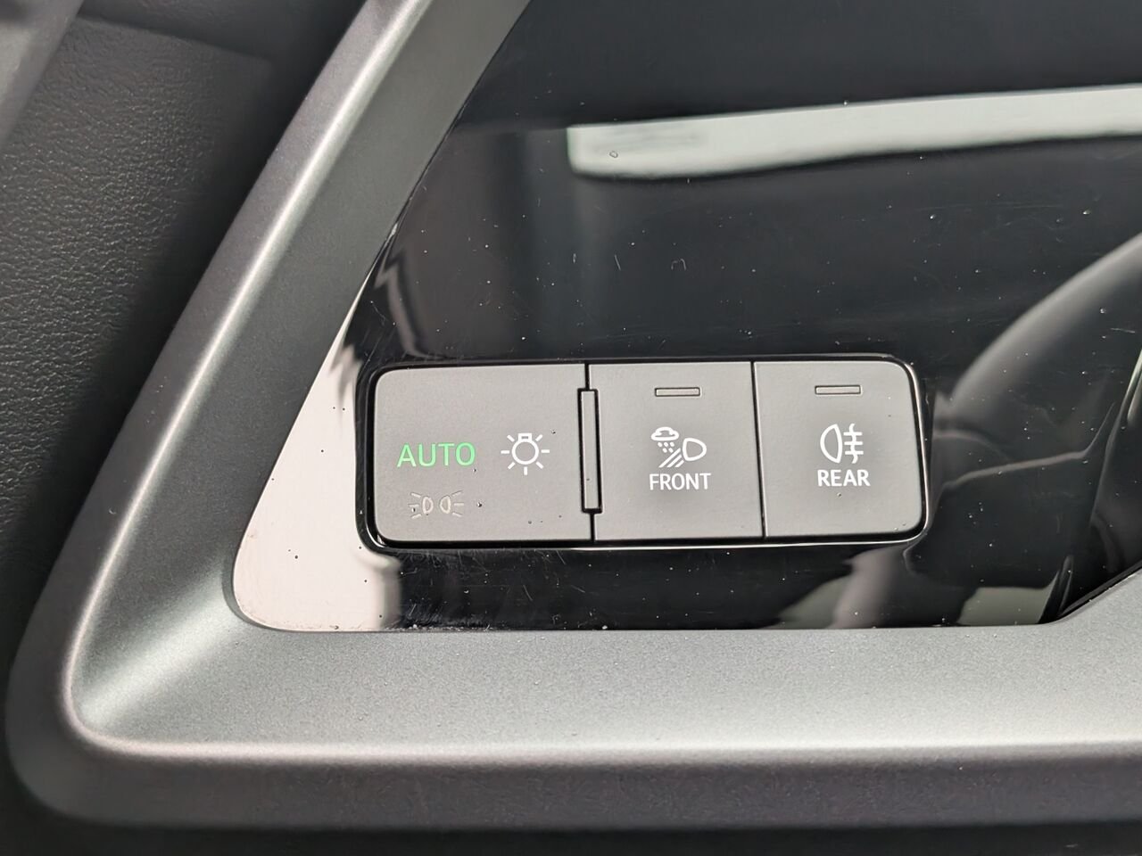 Audi A3 berline FRONT TRAK/SIÈGES CHAUFFANTS/TOIT OUVRABT/AC BIZONE/SIÈGES EN CUIR/CAMÉRA DE RECUL/BLUETOOTH 2026 Noir Sherbrooke - photo #13