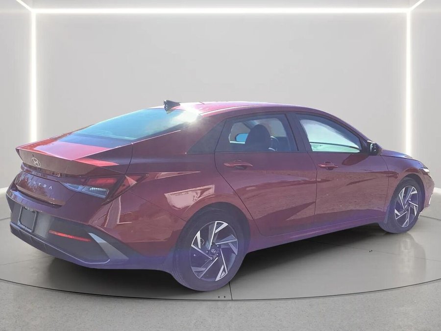 2026 HYUNDAI ELANTRA PREFERRED Preferred IVT avec ensemble technologie Red