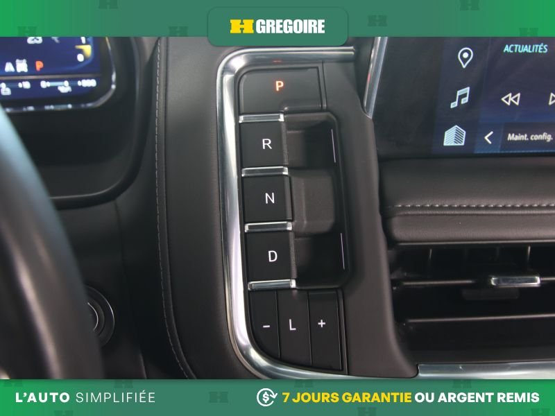 2024 Chevrolet Suburban White Laval - photo #16
