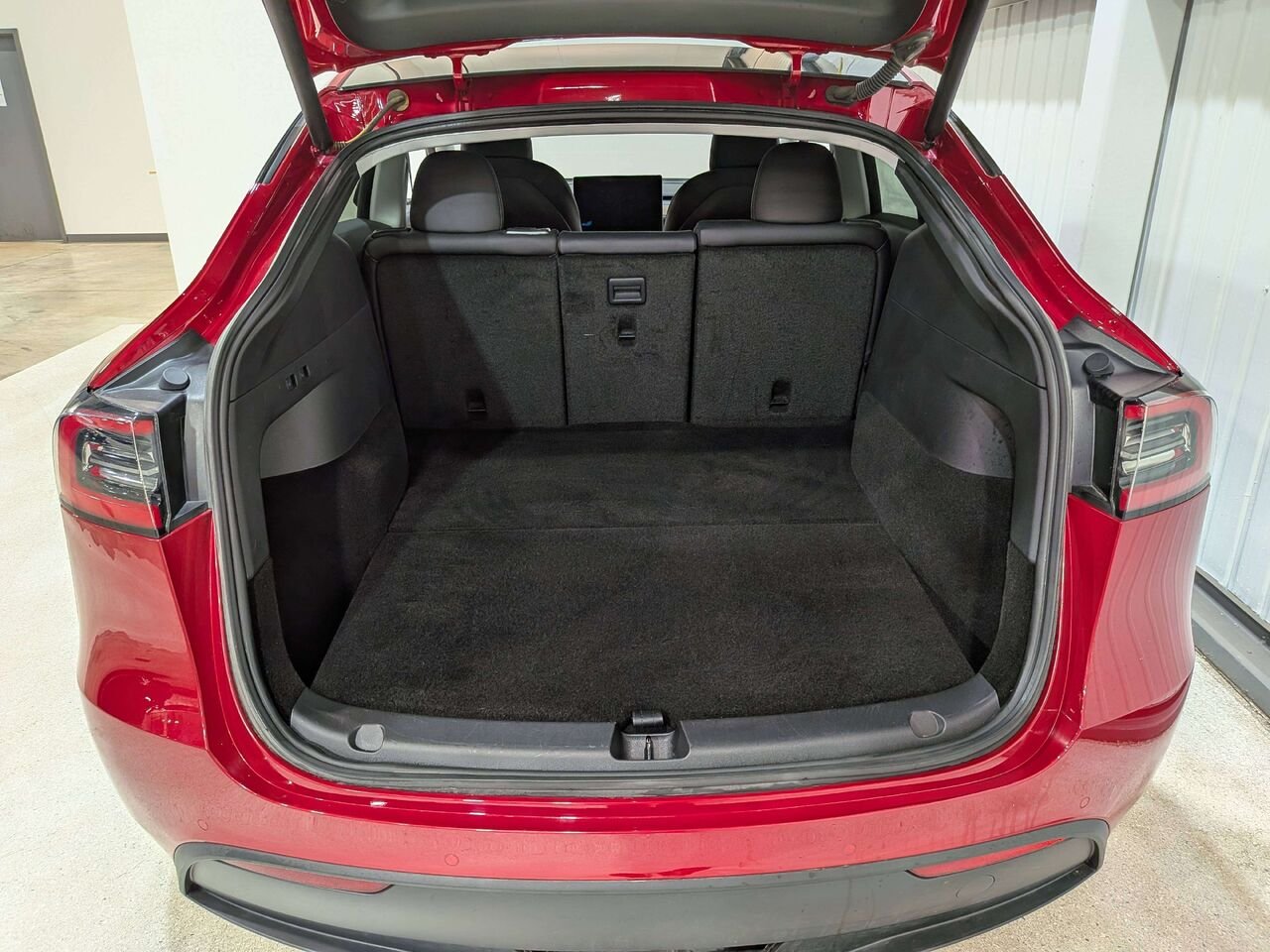 2020 Tesla Model Y Long Range AWD Red Val-David - photo #8