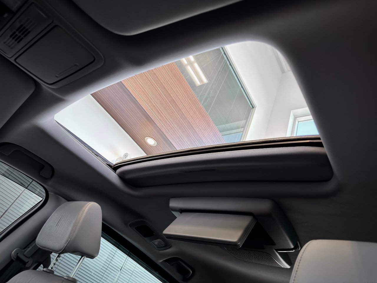 2018 Honda Odyssey Blue Notre-Dame-des-Prairies - photo #13