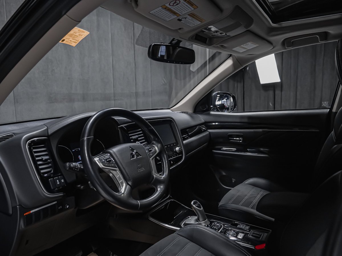 Mitsubishi Outlander PHEV LE S-AWC 2020 Noir Montréal - photo #6