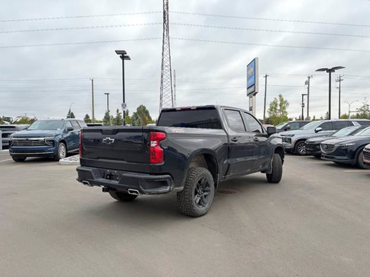 2024 Chevrolet Silverado 1500 4WD Crew Cab 147 Custom Trail Boss Black Sherwood Park - photo #4