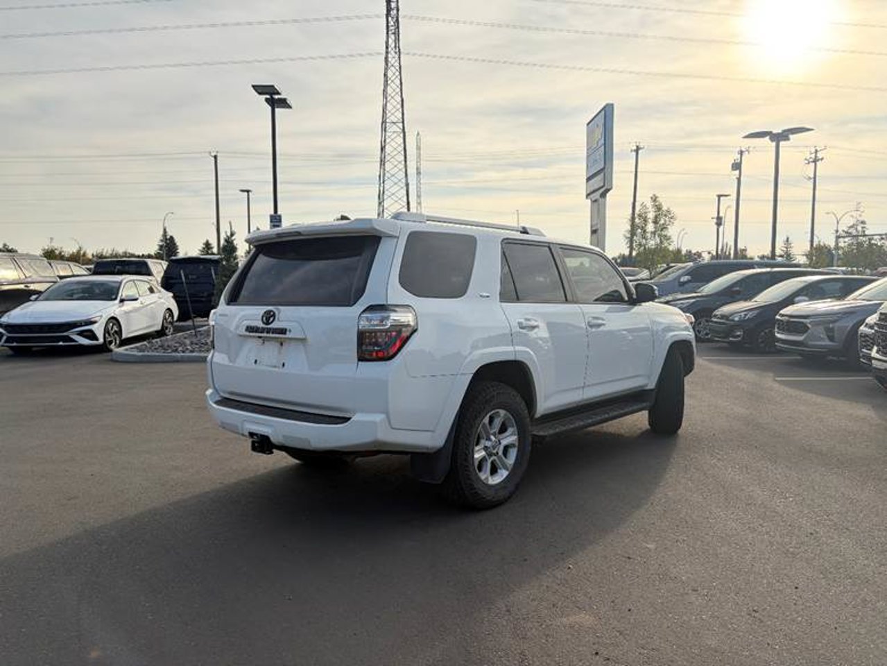 2016 Toyota 4Runner 4WD 4dr V6 SR5 White Sherwood Park - photo #4