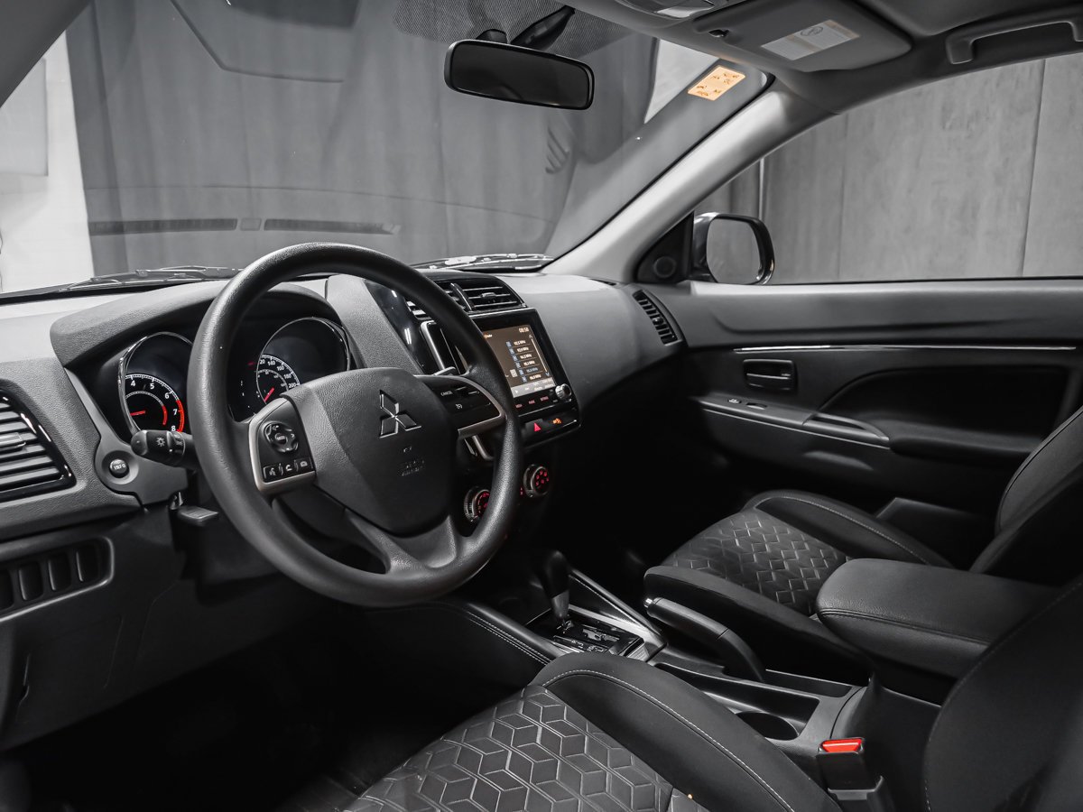 2025 Mitsubishi RVR ES Grey Montreal - photo #1
