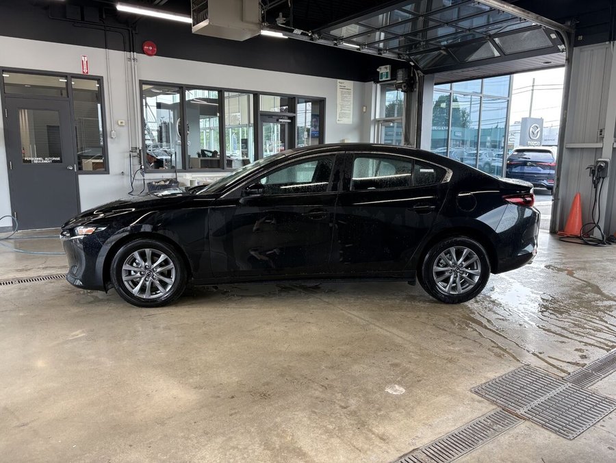 2026 MAZDA Mazda3 2026 Jet Black Mica