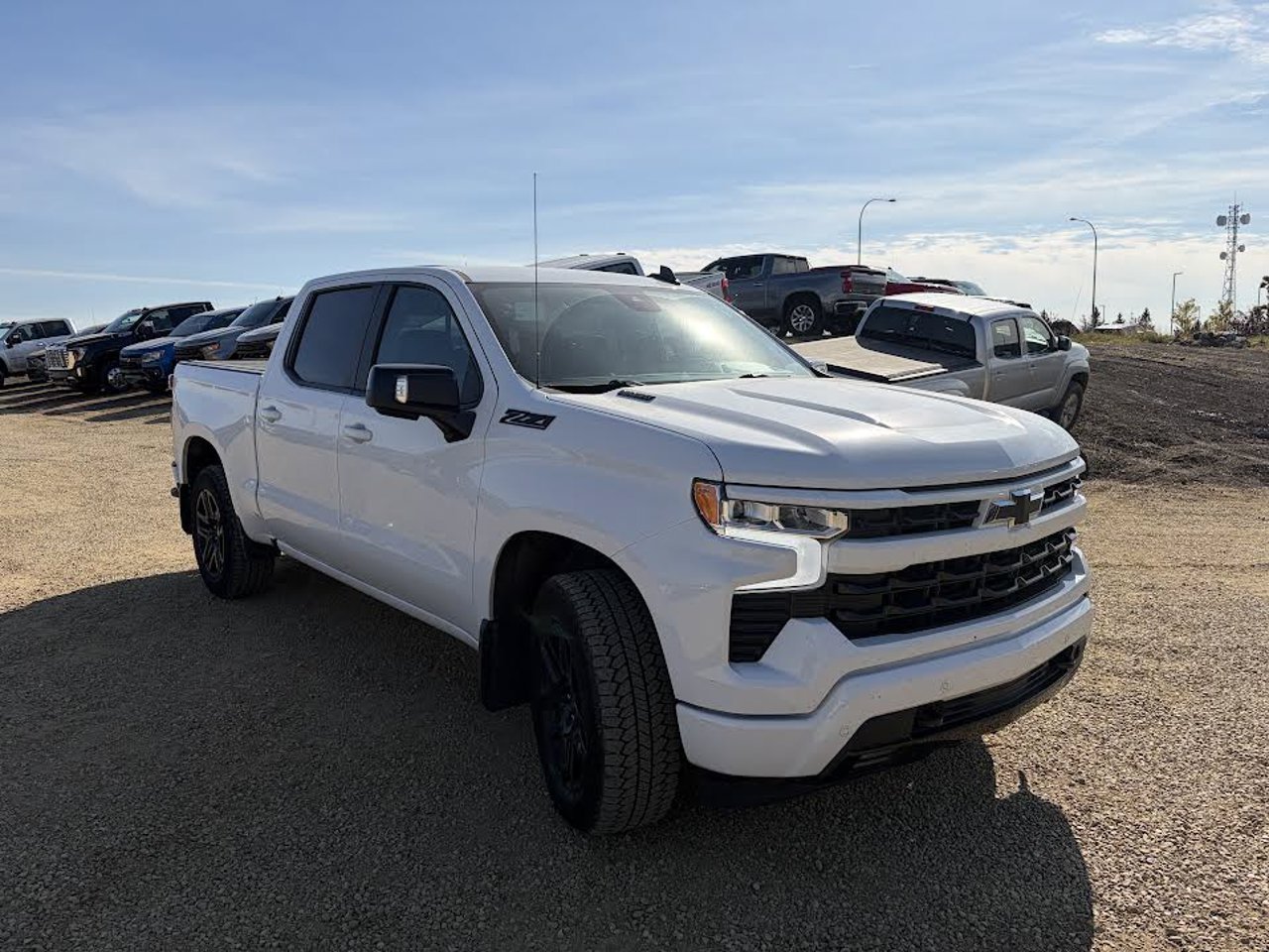 2025 Chevrolet Silverado 1500 4WD Crew Cab 147 RST White Sherwood Park - photo #1