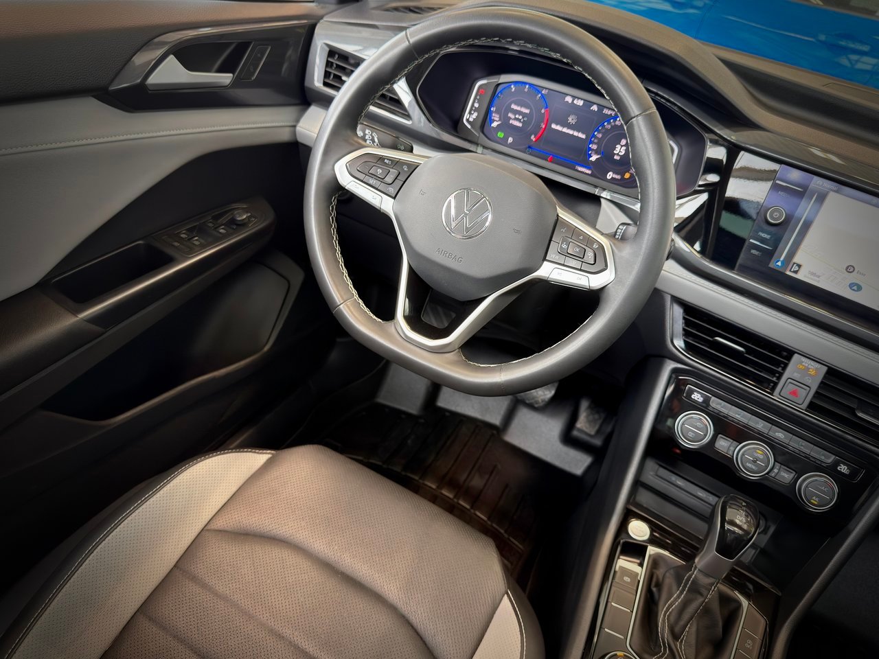 Volkswagen Taos 2023 Argent Notre-Dame-des-Prairies - photo #20