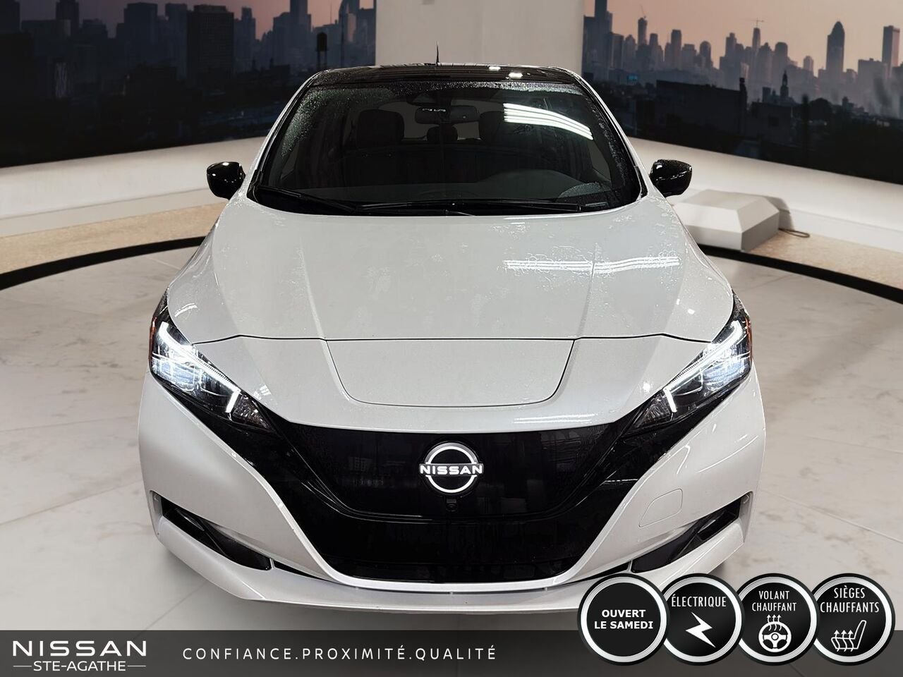 Nissan LEAF SV à hayon 2024 Blanc Saint-Jérôme - photo #1