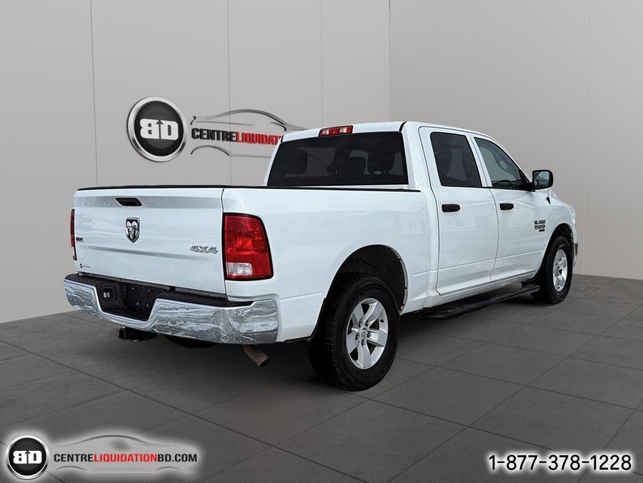 2023 Ram 1500 Classic SLT cabine d'équipe 4x4 caisse de 5 pi 7 po White