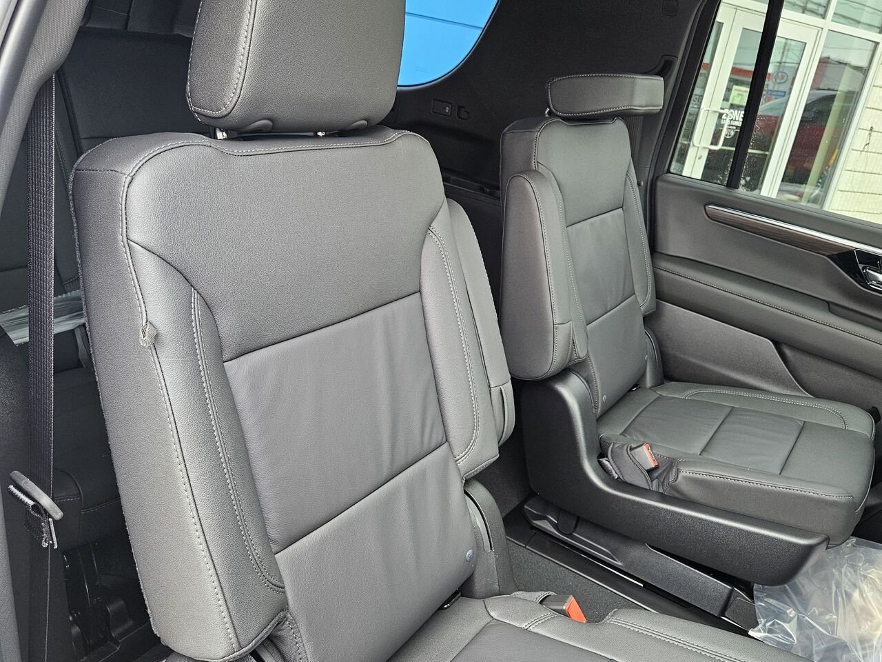 Chevrolet Suburban Z71 4 portes 4RM 2027 Noir Thetford Mines - photo #15