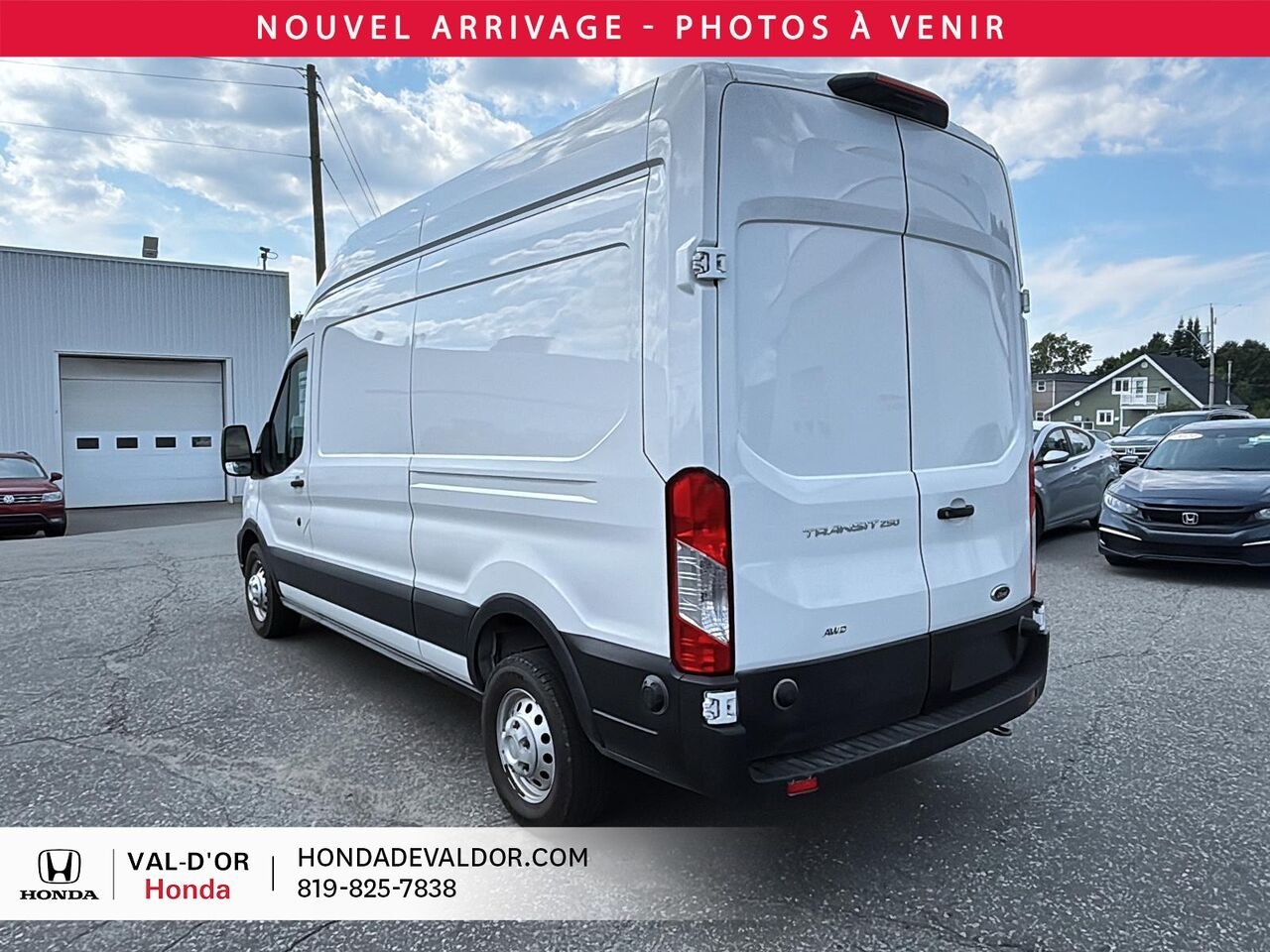 2025 Ford Transit fourgon utilitaire T-250 TI toit surélevé 148 po PNBV de 9 070 lb White Val-d'Or - photo #3