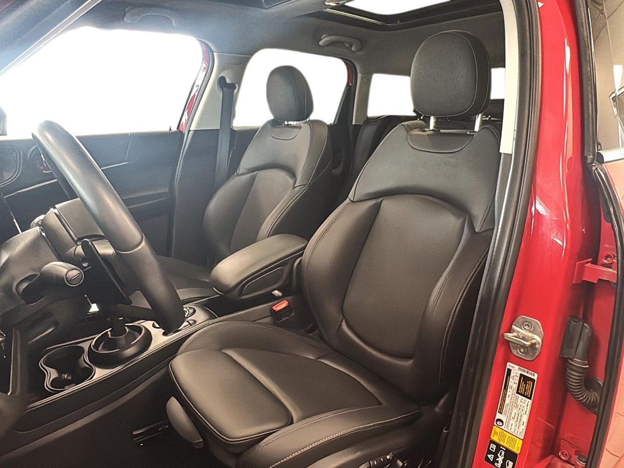 2024 MINI Countryman Cooper S Red Baie-Comeau - photo #9