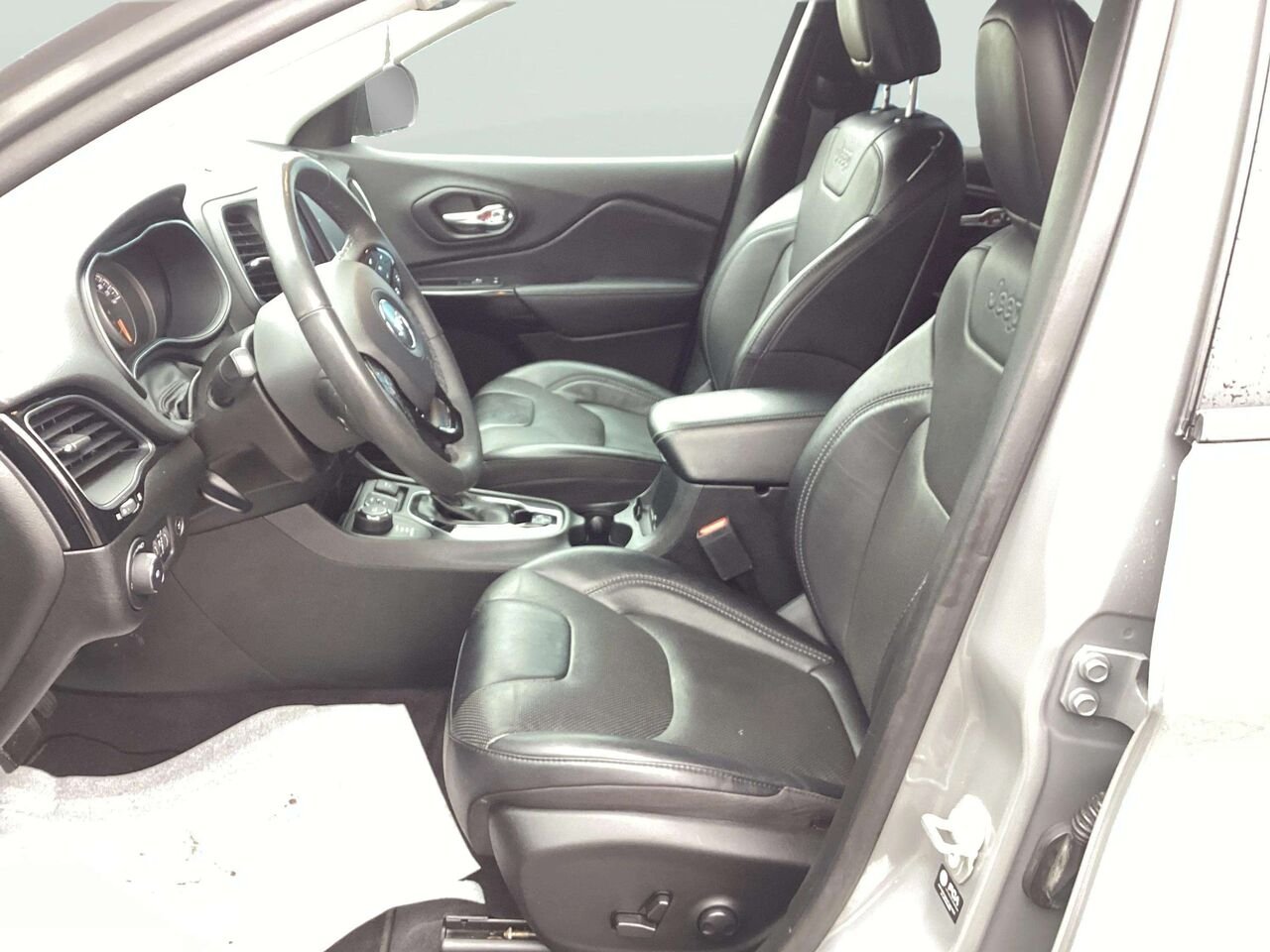 Jeep Cherokee 2023 Gris Gatineau - photo #8