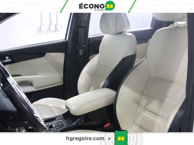 2016 Kia Sorento White Laval - photo #16