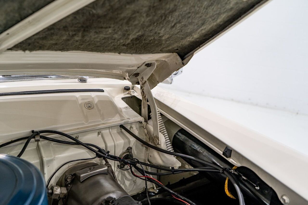 Mercury Monterey **PRIX EN USD** Beautifully presented from former restoration 1956 Blanc Montréal - photo #18