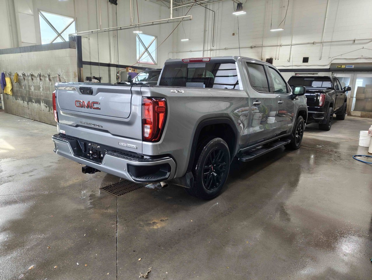 2024 GMC Sierra 1500 4WD Crew Cab 147 Elevation Grey Sherwood Park - photo #5