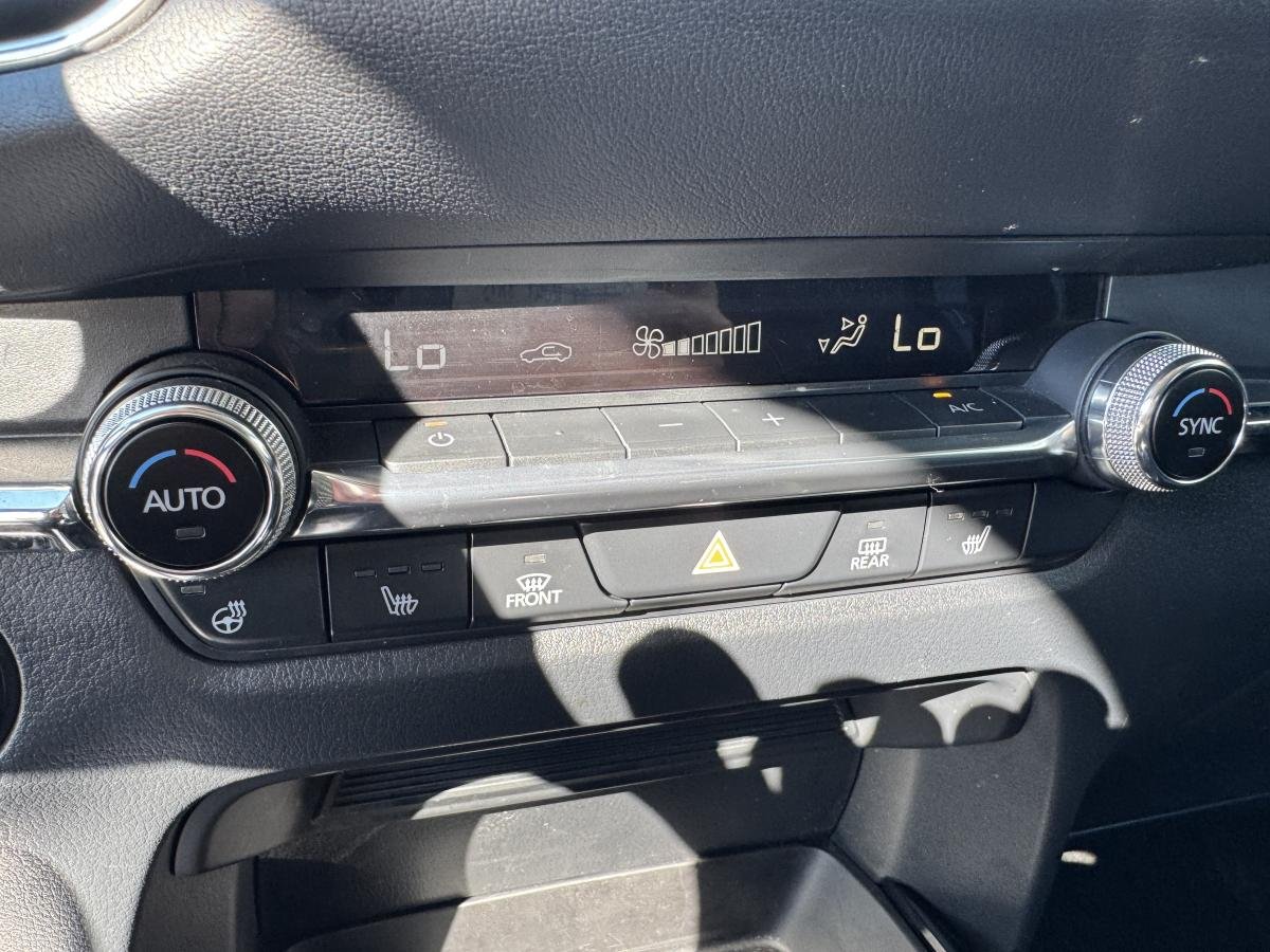 2023 Mazda CX-30 White Lac Mégantic - photo #15