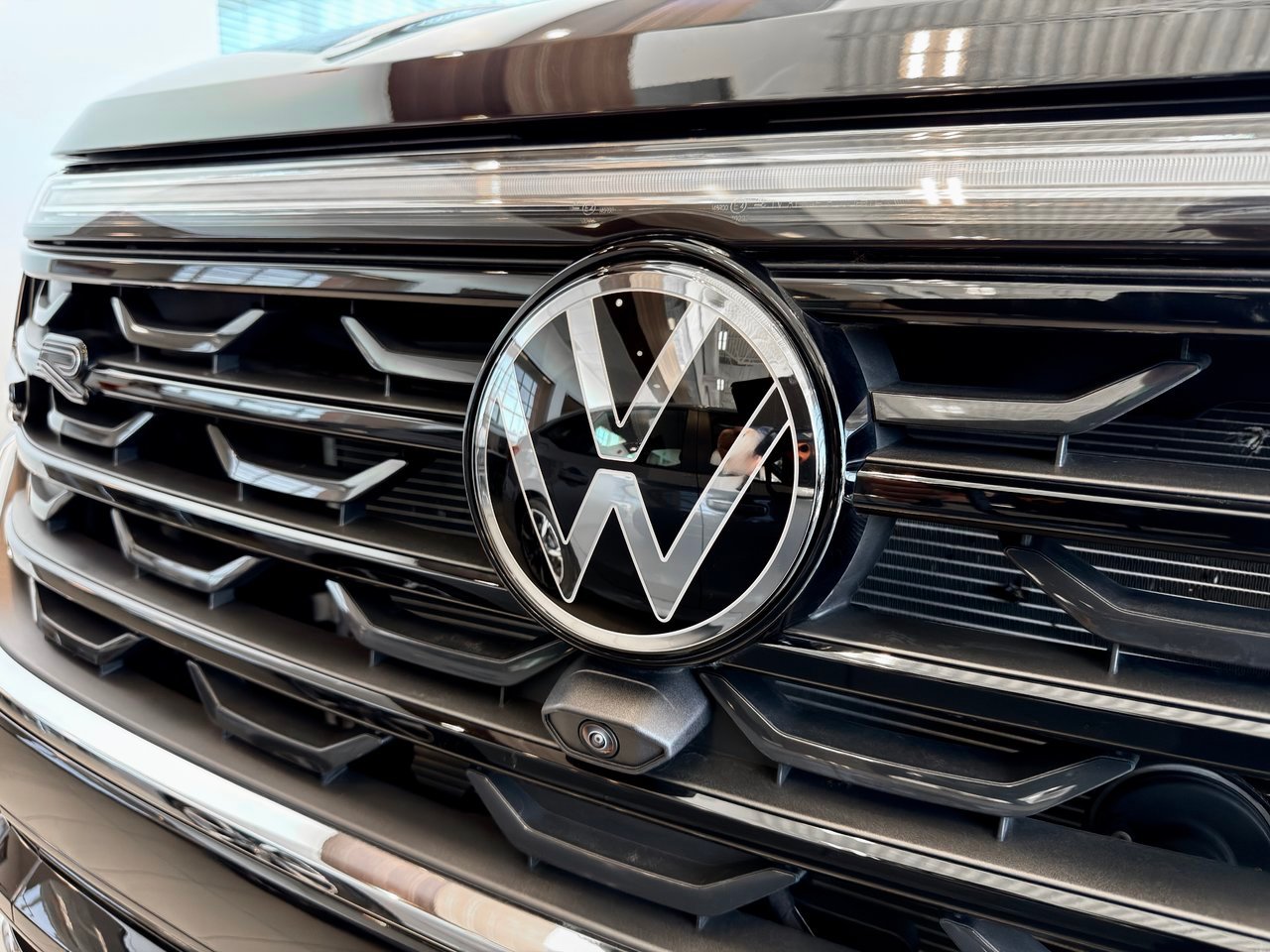 2026 Volkswagen Atlas Cross Sport Black Notre-Dame-des-Prairies - photo #5