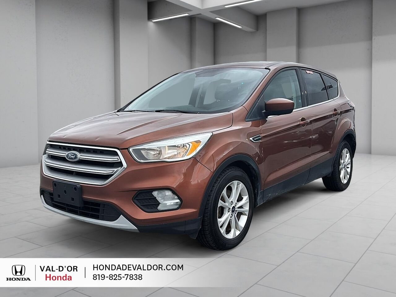 2017 Ford Escape 4 portes SE, Traction avant Orange Val-d'Or - photo #0