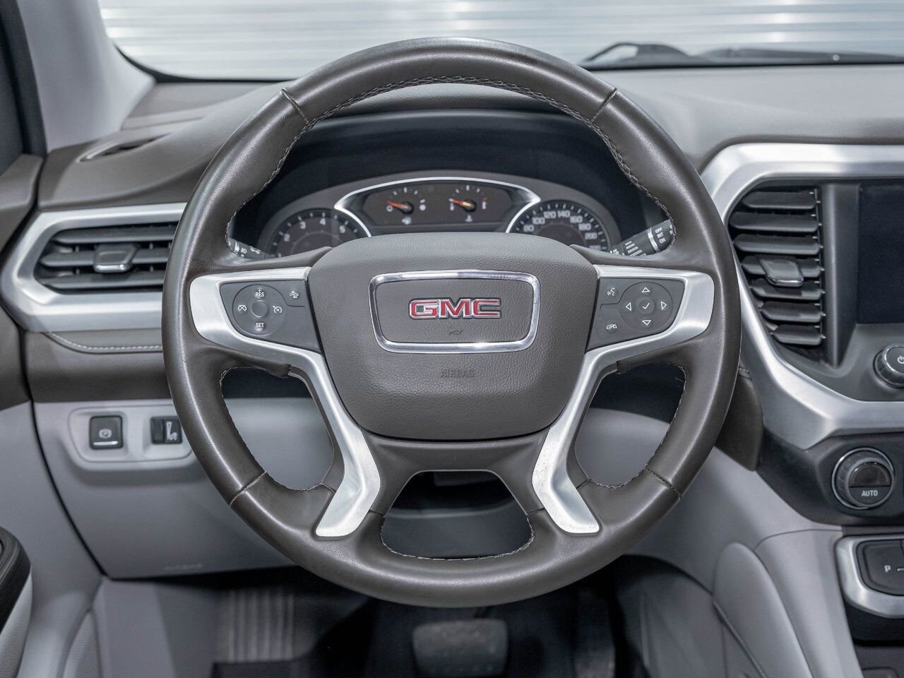 GMC Acadia SLT AWD *NAV* CUIR SIÈGES CHAUF HAYON ELECT BOSE 2023 Gris Saint-Jérôme - photo #11