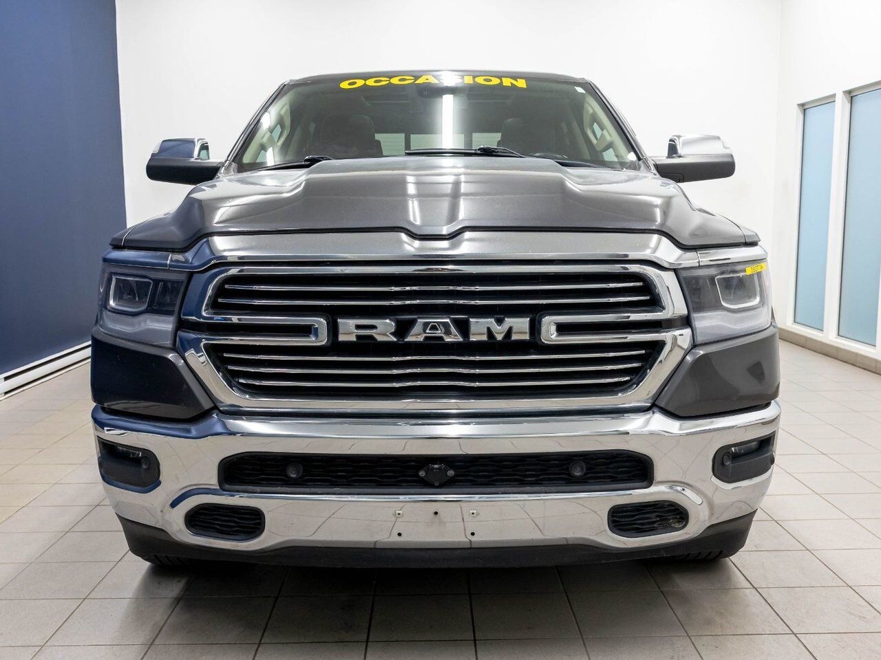 2020 Ram 1500 LARAMIE CREW 4X4 V8 *TOIT* NAV CUIR SIÈGES VENTIL Granite Crystal Saint-Jérôme - photo #5