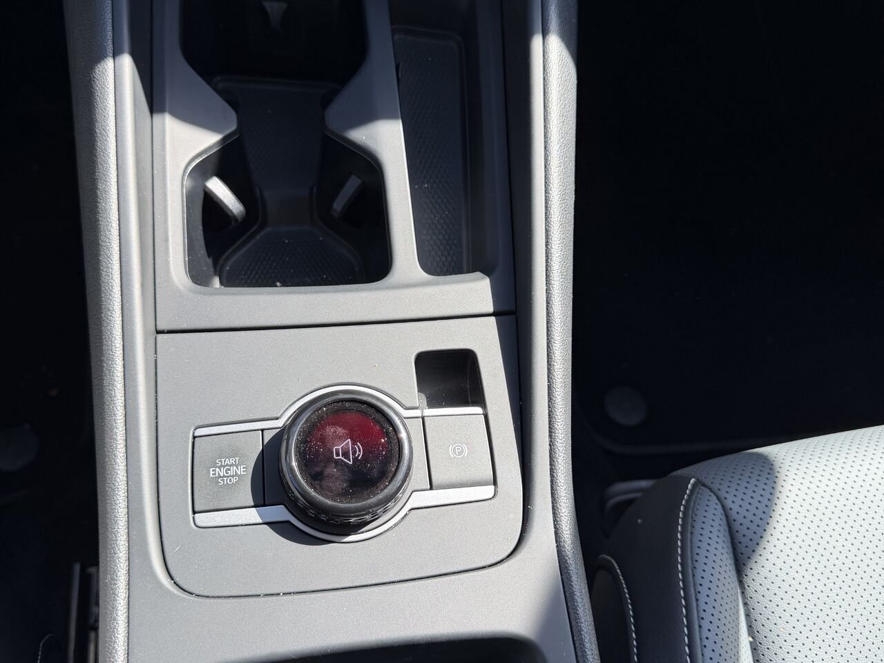 2026 Volkswagen Tiguan Comfortline 4MOTION White Châteauguay - photo #22