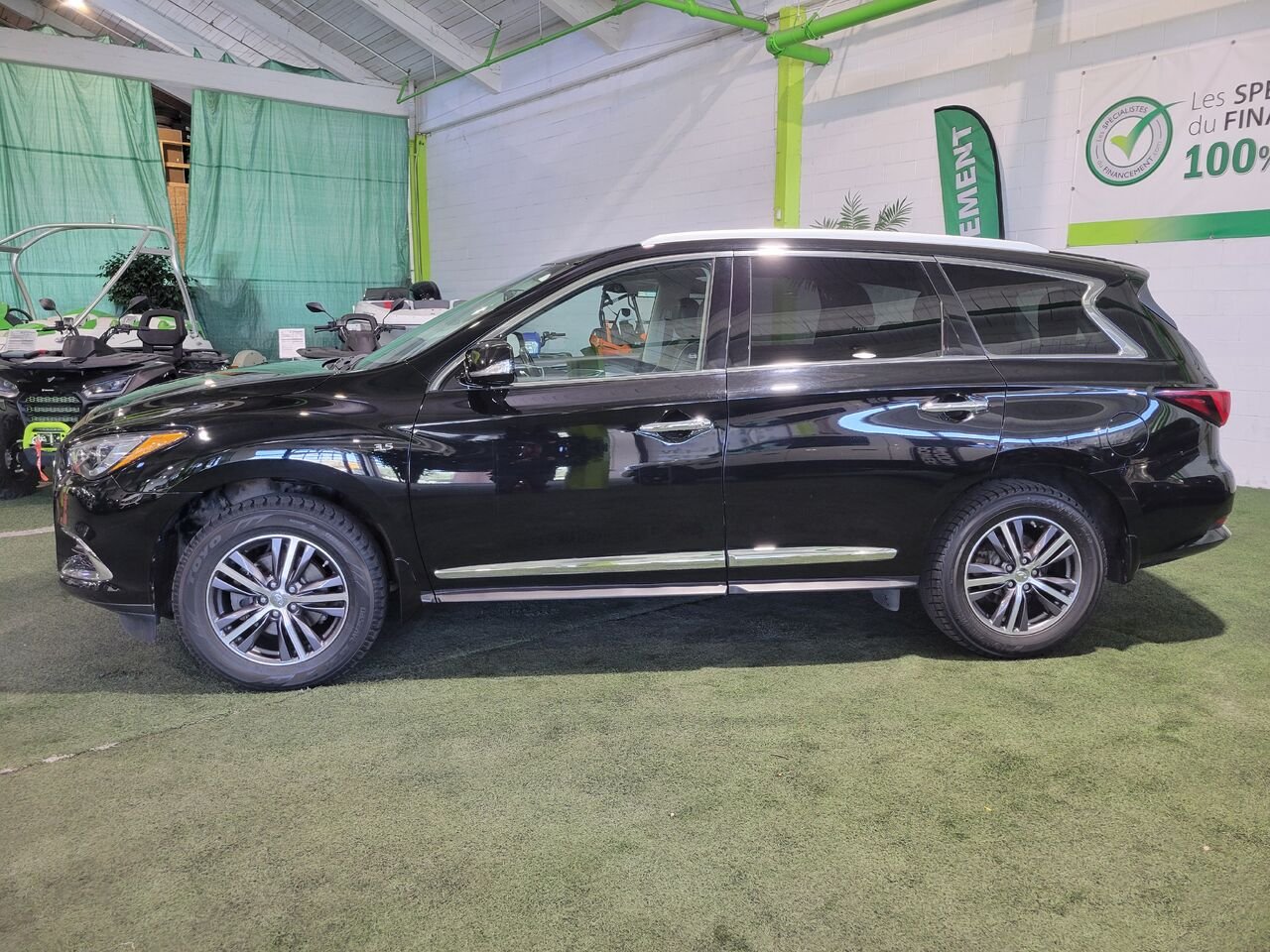 2018 INFINITI QX60 Black  - photo #2