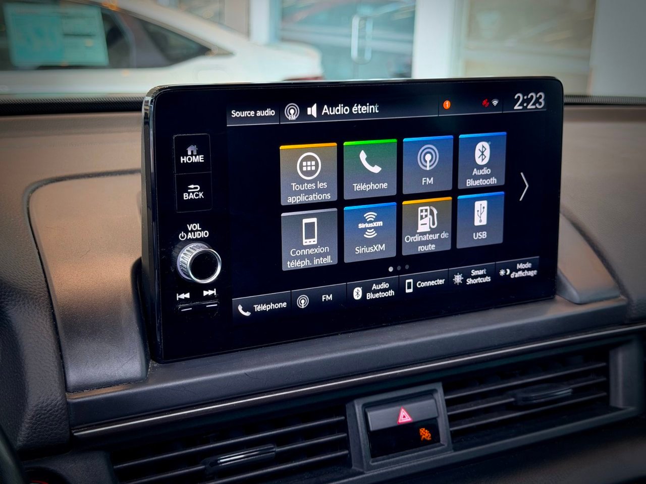 2023 Honda Pilot White Notre-Dame-des-Prairies - photo #29