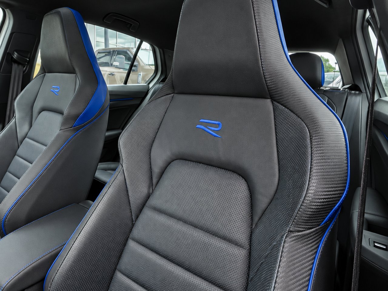 2024 Volkswagen Golf R White Granby - photo #14