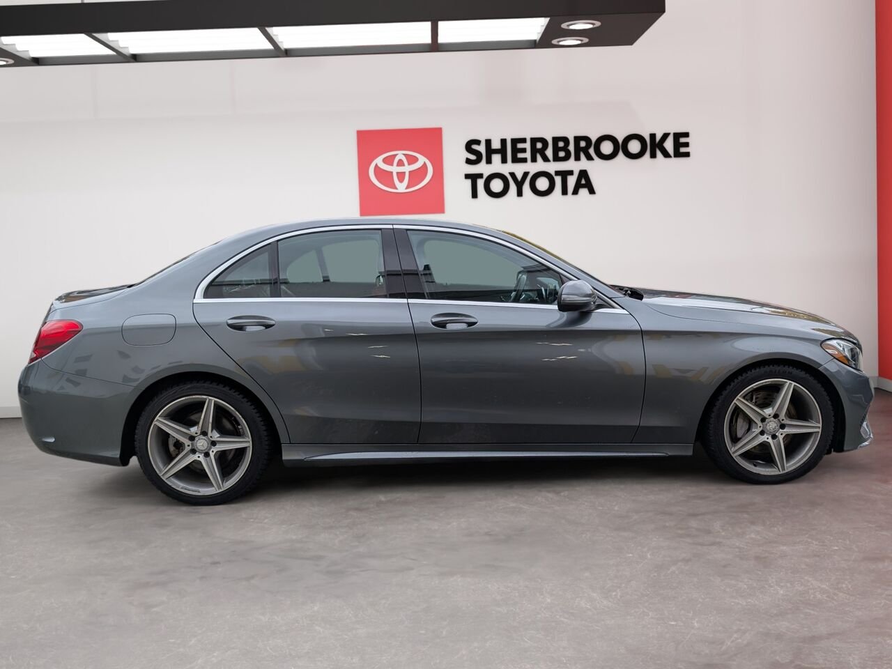 Mercedes-Benz Classe-C C-CLASS C300/SIÈGES CHAUFFANTS ET EN CUIR/AC BIZONE/CAMÉRA DE RECUL 2017 Gris Sherbrooke - photo #2