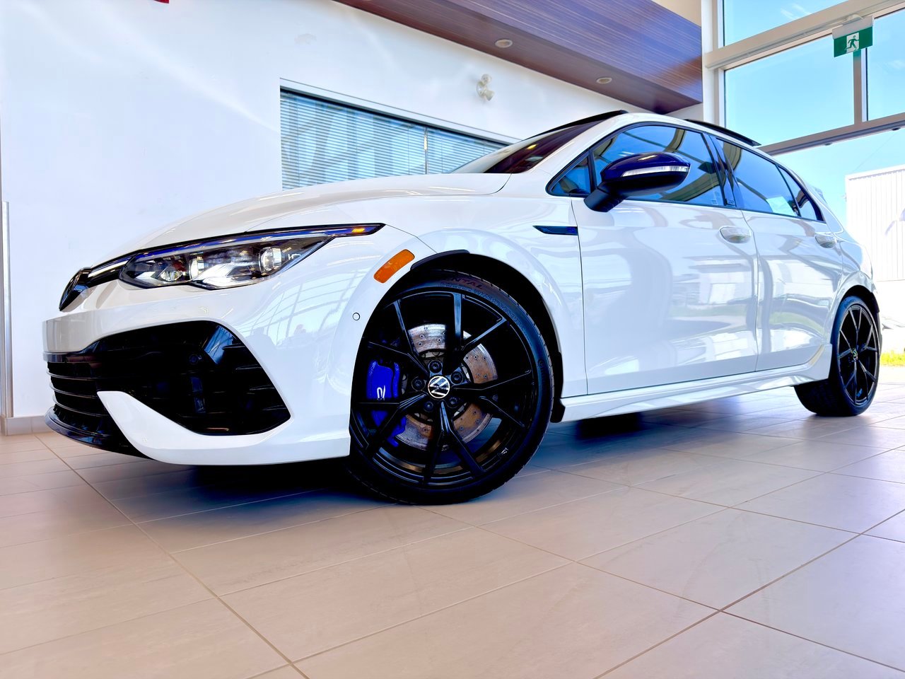 Volkswagen Golf R 2023 Blanc Notre-Dame-des-Prairies - photo #1