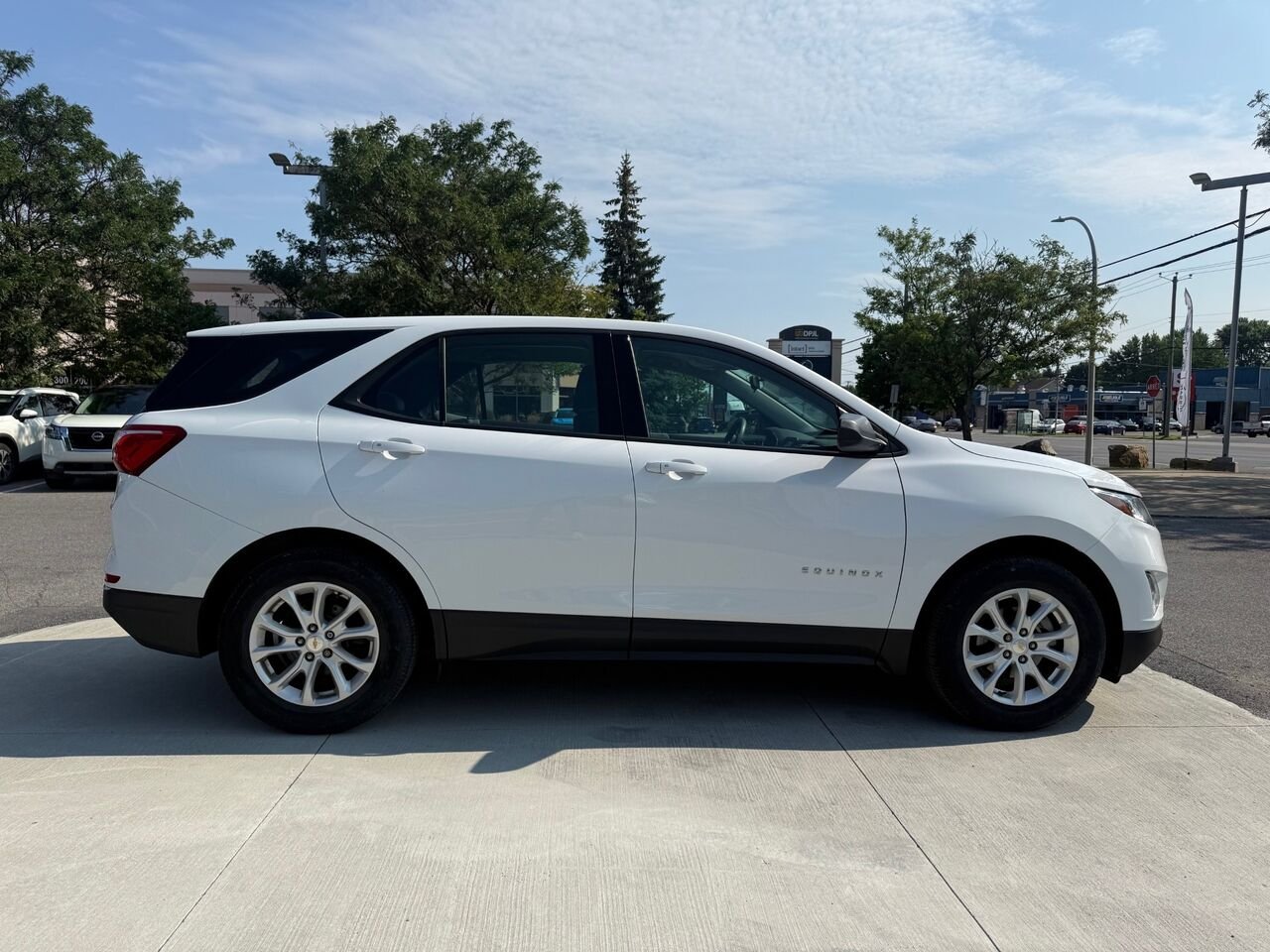 2018 Chevrolet Equinox White Châteauguay - photo #3