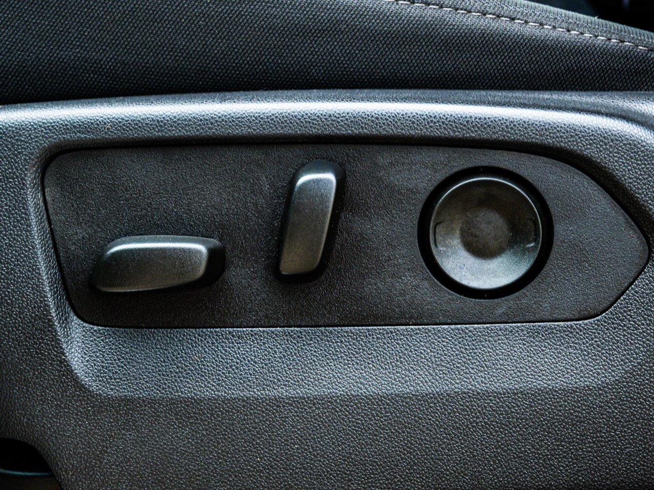 2025 Chevrolet Silverado 2500HD 4WD Crew Cab 159 LT White Sherwood Park - photo #18