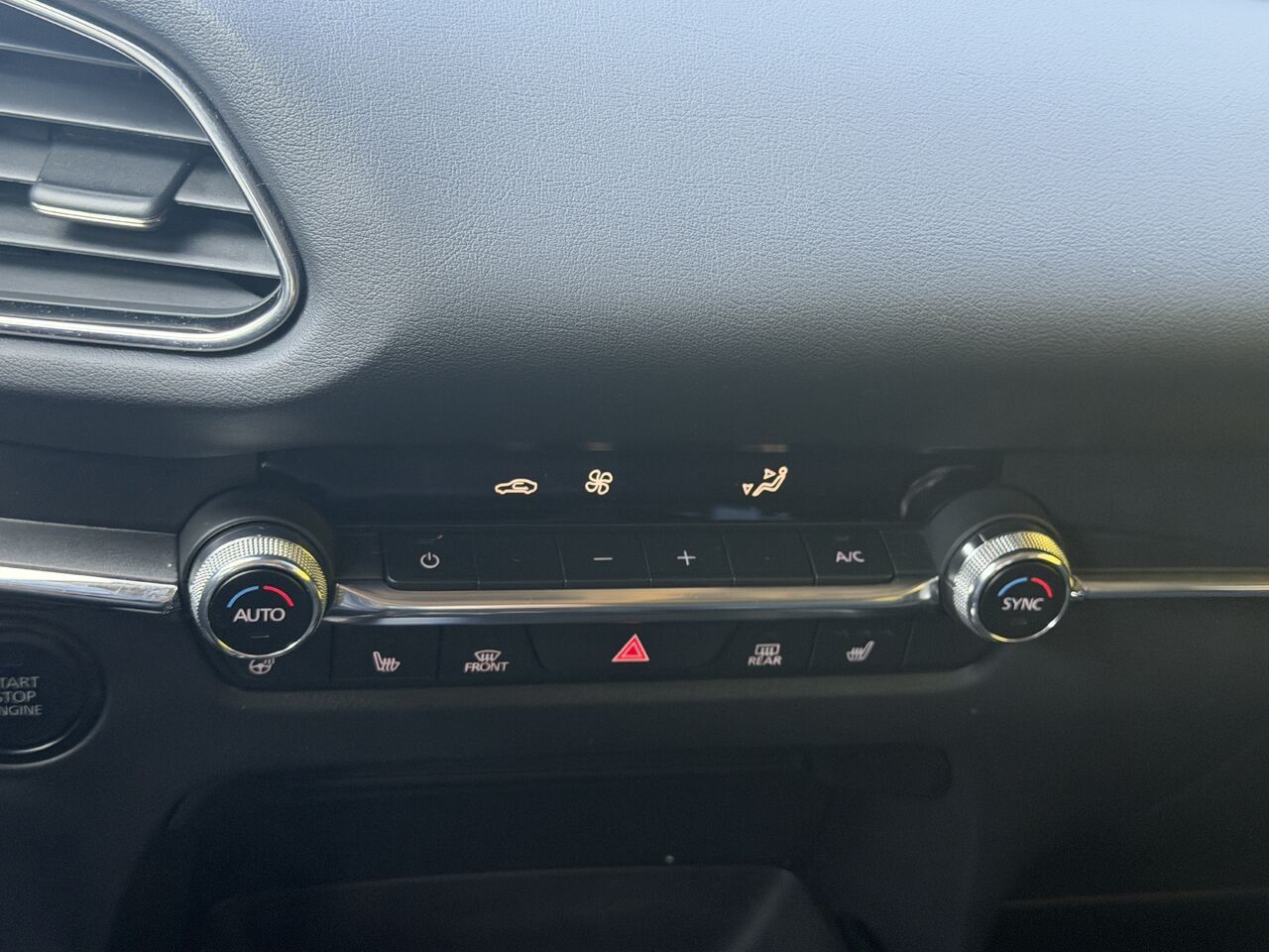 Photo 18 — Mazda CX-30 2023