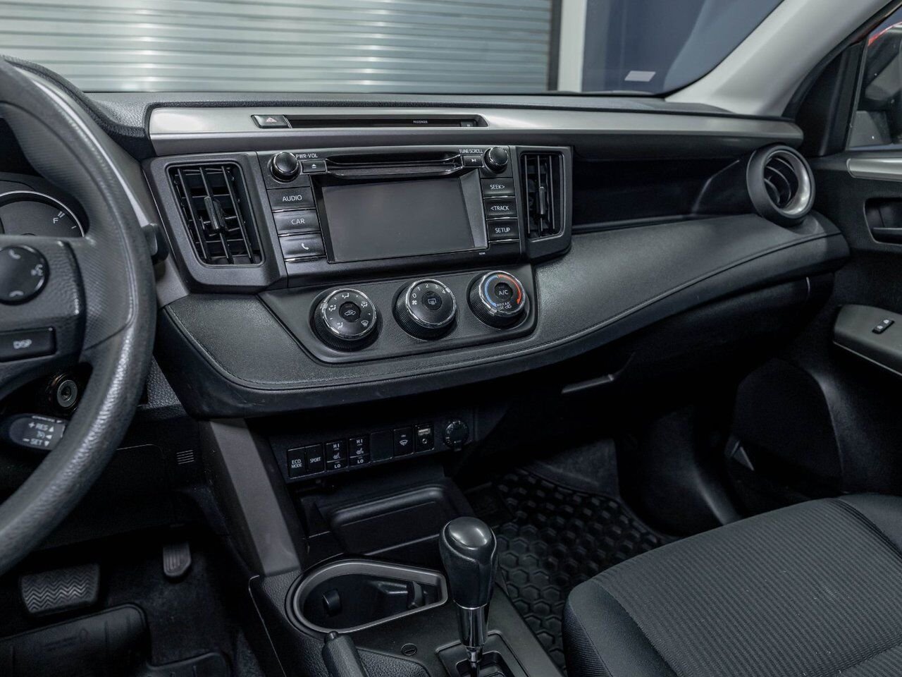 Toyota RAV4 LE *SIÈGES CHAUFF* BLUETOOTH CAMÉRA A/C USB 2016 Rouge Saint-Jérôme - photo #19