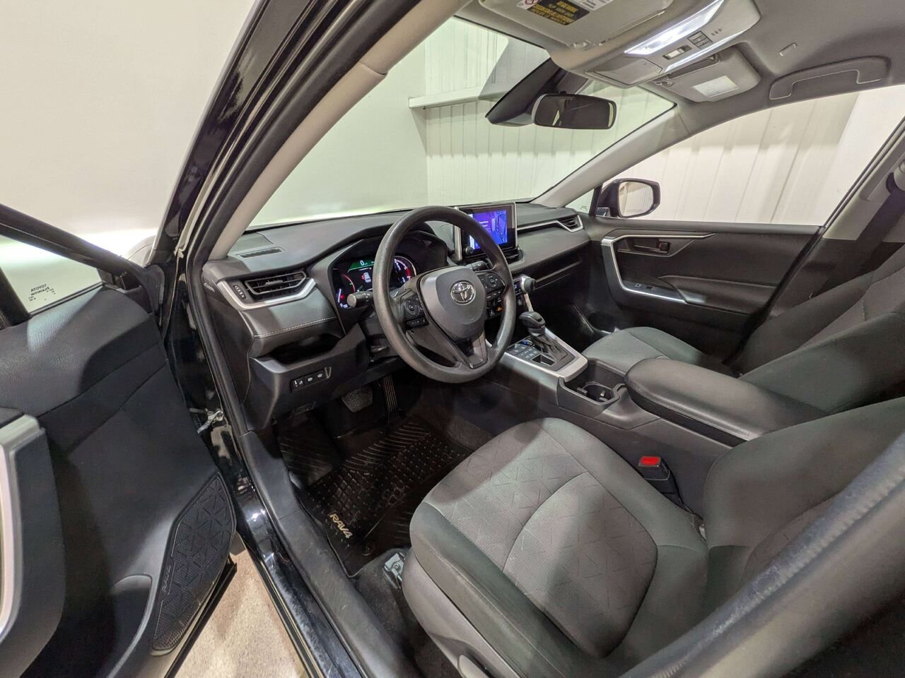 2024 Toyota RAV4 LE AWD Black Val-David - photo #9
