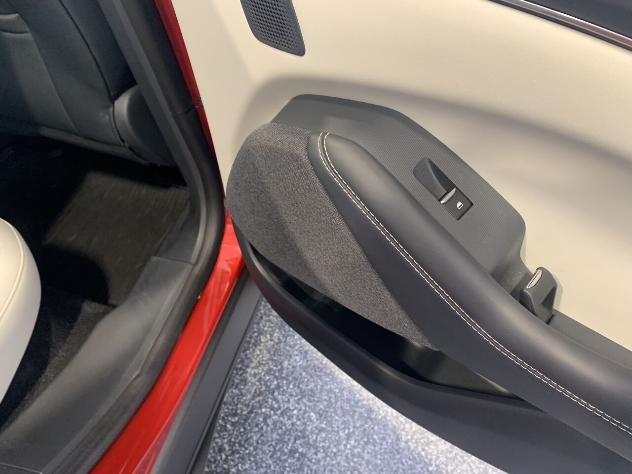 Ford Mustang Mach-E PREMIUM AWD Haut de gamme TI 2023 Rouge Châteauguay - photo #13