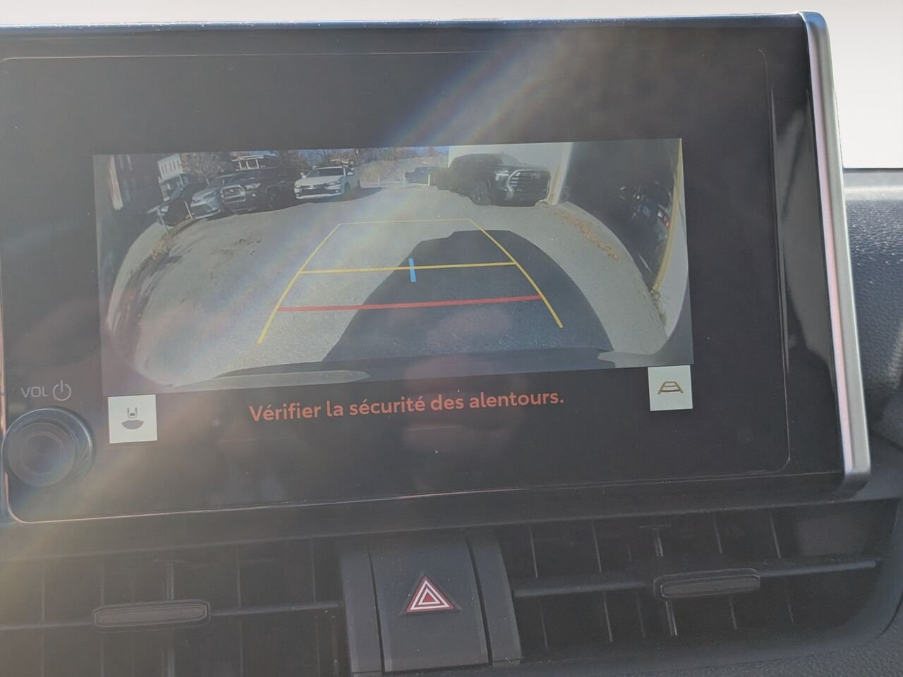 Toyota RAV4 XLE/AWD/SIÈGES CHAUFFANTS/VOLANT CHAUFFANT/TOIT OUVRANT/BLUETOOTH/AC BIZONE 2025 Bleu Sherbrooke - photo #14