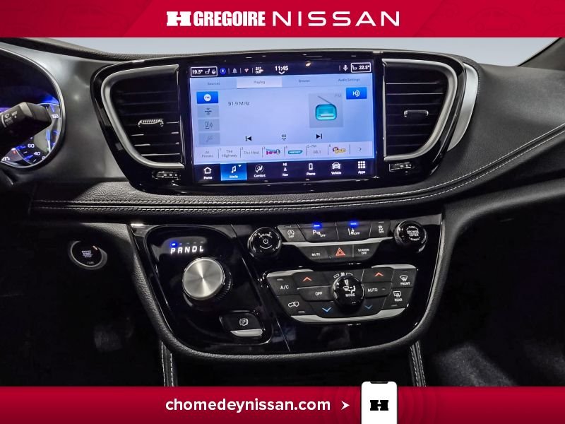 2025 Chrysler Pacifica Grey Saint-Eustache - photo #24
