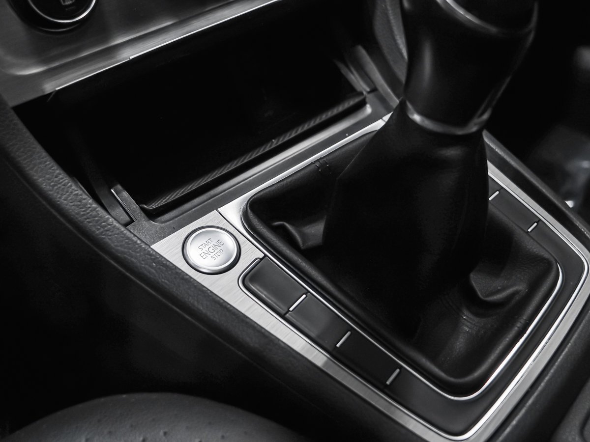 2017 Volkswagen Golf Black Montreal - photo #12