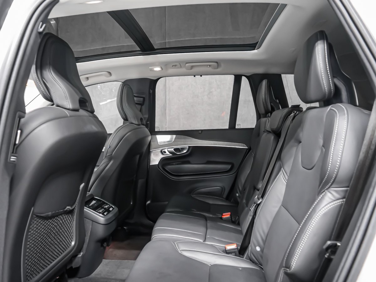 Volvo XC90 B6 ULTIMATE BRIGHT BOWERS & WILKINS 2024 Argent Montréal - photo #13