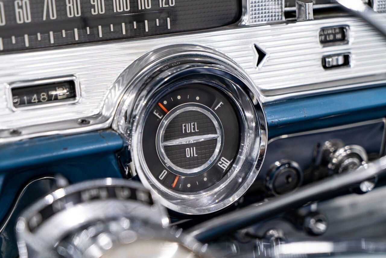 Pontiac Bonneville *PRICE IN USD* Fuel injected 347/315HP 1 of 630 produced 1957 Blanc Montréal - photo #77