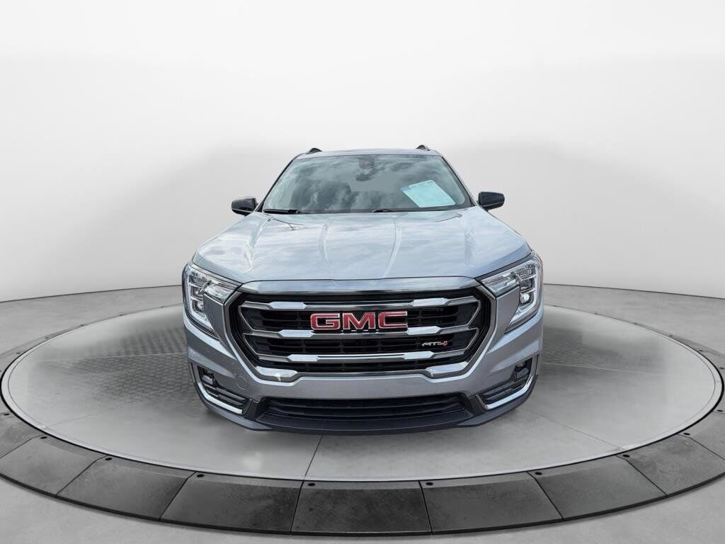 2023 GMC Terrain AT4 Grey Baie-Comeau - photo #1